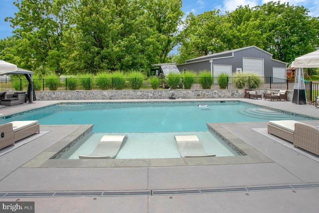 5 JESSIE RD, Harwood, MD 20776