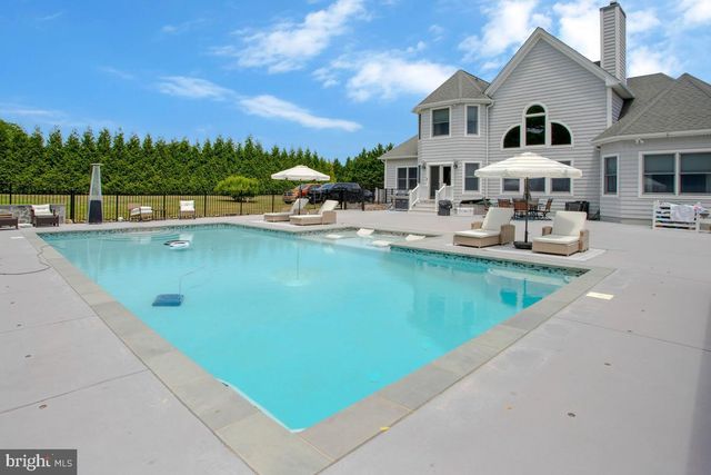 5 JESSIE RD, Harwood, MD 20776
