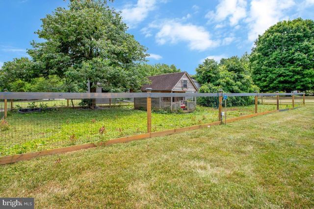 5 JESSIE RD, Harwood, MD 20776