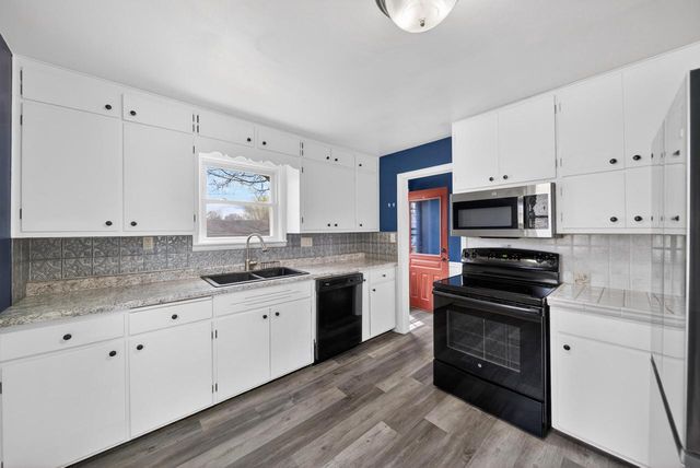 1217 MacArthur AVENUE, Sheboygan, WI 53083