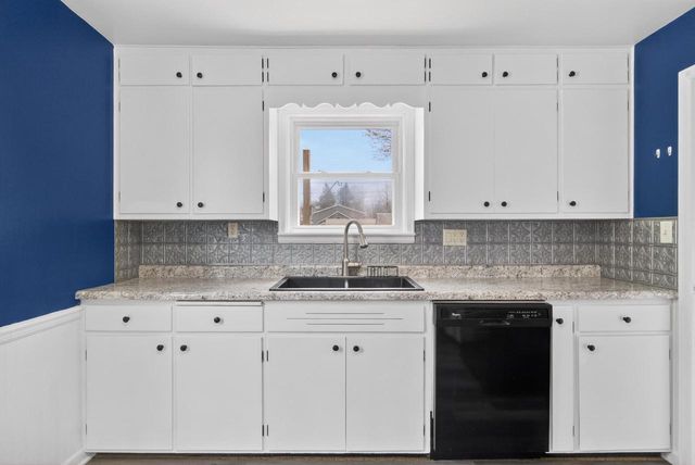 1217 MacArthur AVENUE, Sheboygan, WI 53083