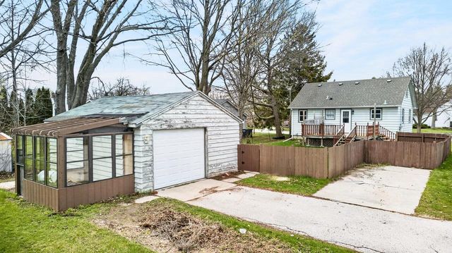 1217 MacArthur AVENUE, Sheboygan, WI 53083