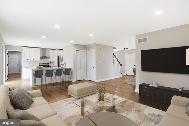 121 COOPER LN, Oxford, PA 19363