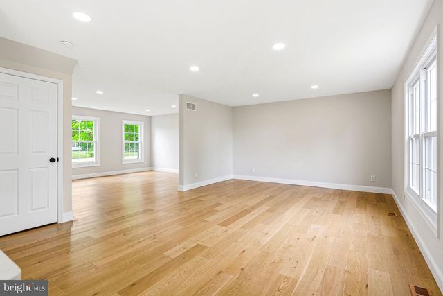121 COOPER LN, Oxford, PA 19363