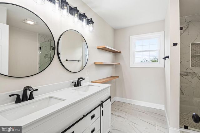 121 COOPER LN, Oxford, PA 19363