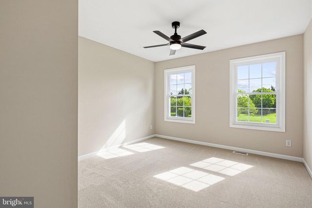 121 COOPER LN, Oxford, PA 19363