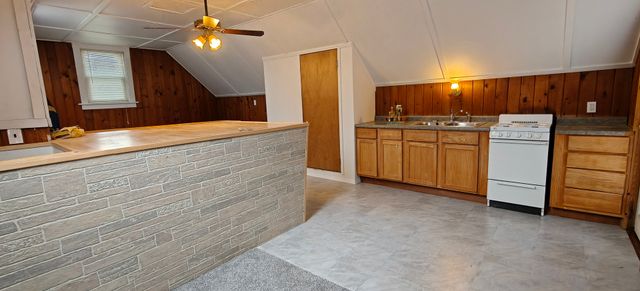 616 Daisyfield Road, Rockford, IL 61102