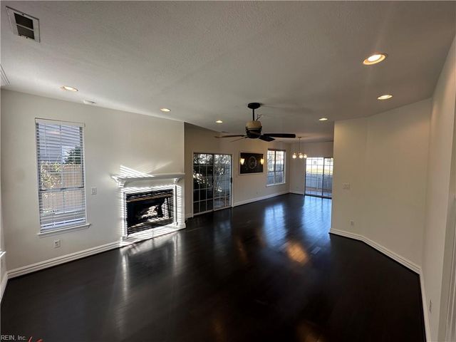 528 Furman CT, Virginia Beach, VA 23462