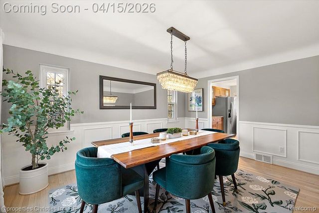 18851 Devonshire Street, Beverly Hills Village, MI 48025