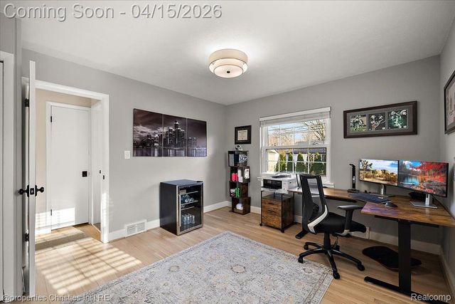 18851 Devonshire Street, Beverly Hills Village, MI 48025