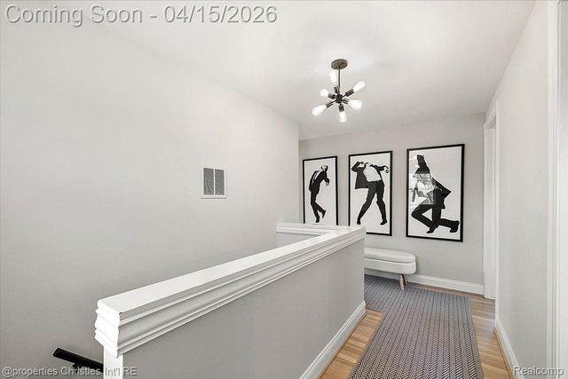 18851 Devonshire Street, Beverly Hills Village, MI 48025