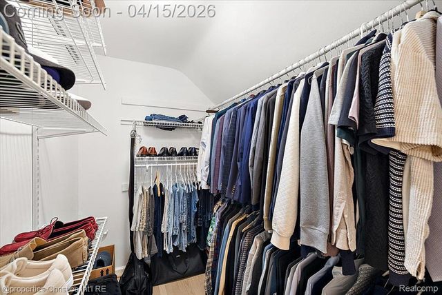 18851 Devonshire Street, Beverly Hills Village, MI 48025