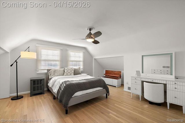 18851 Devonshire Street, Beverly Hills Village, MI 48025