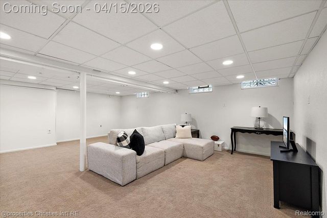 18851 Devonshire Street, Beverly Hills Village, MI 48025