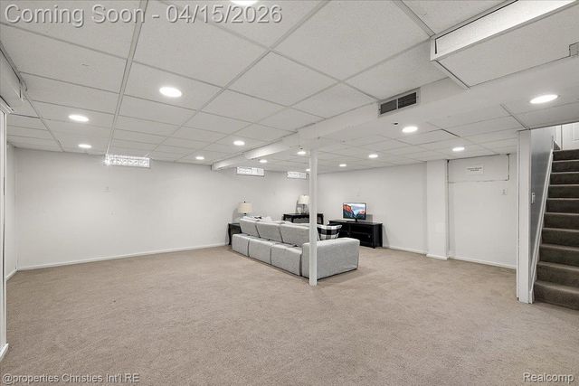 18851 Devonshire Street, Beverly Hills Village, MI 48025