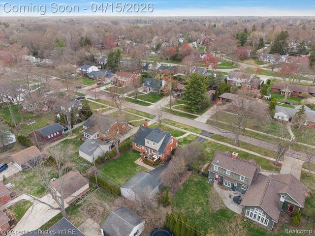 18851 Devonshire Street, Beverly Hills Village, MI 48025