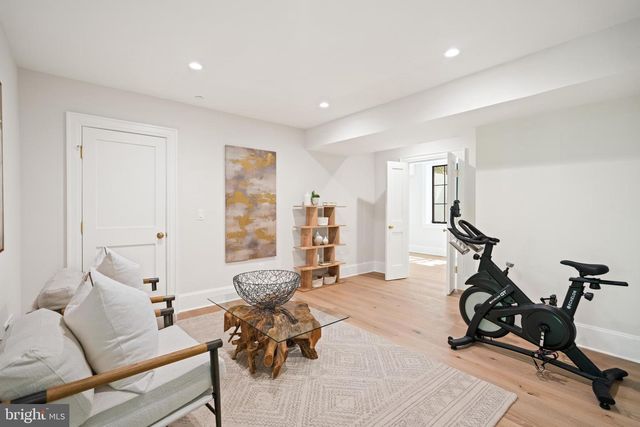 2850 ARIZONA TER NW, Washington, DC 20016