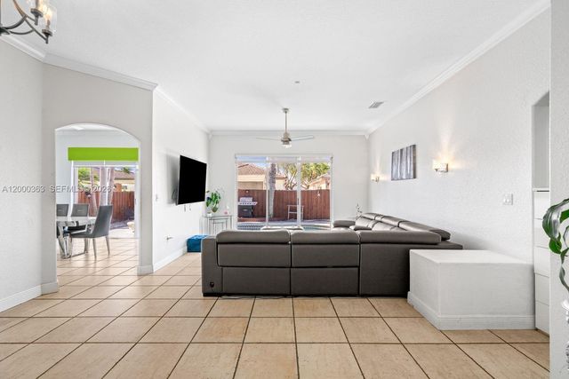 8914 NW 168th St, Miami Lakes, FL 33018