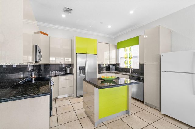 8914 NW 168th St, Miami Lakes, FL 33018