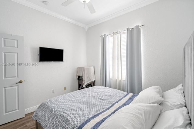 8914 NW 168th St, Miami Lakes, FL 33018