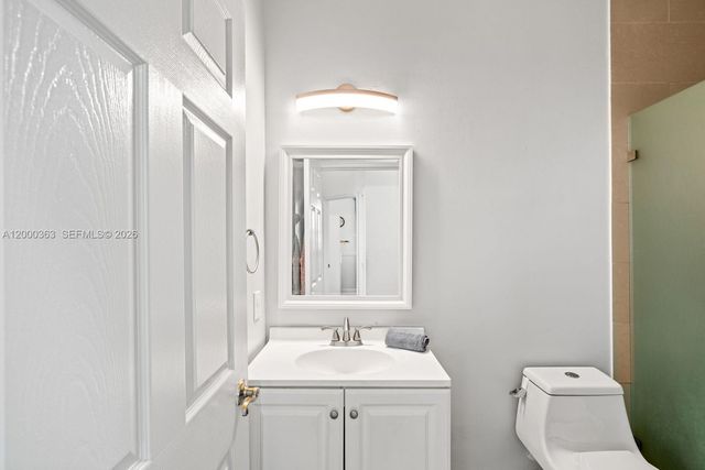 8914 NW 168th St, Miami Lakes, FL 33018