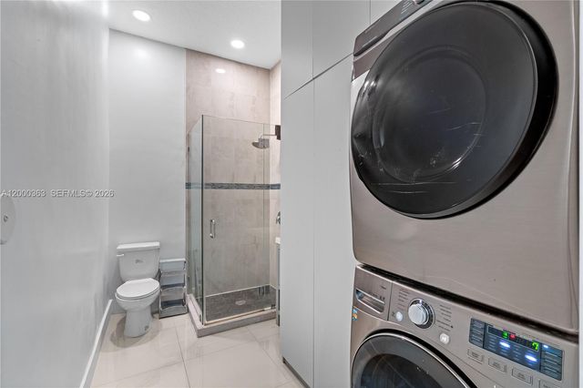 8914 NW 168th St, Miami Lakes, FL 33018