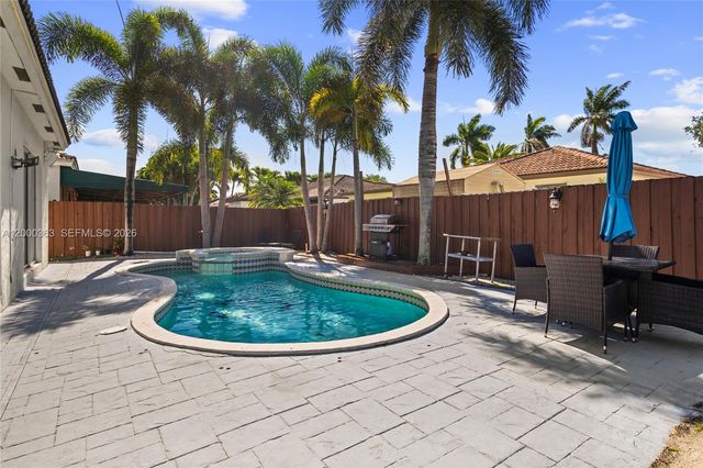 8914 NW 168th St, Miami Lakes, FL 33018
