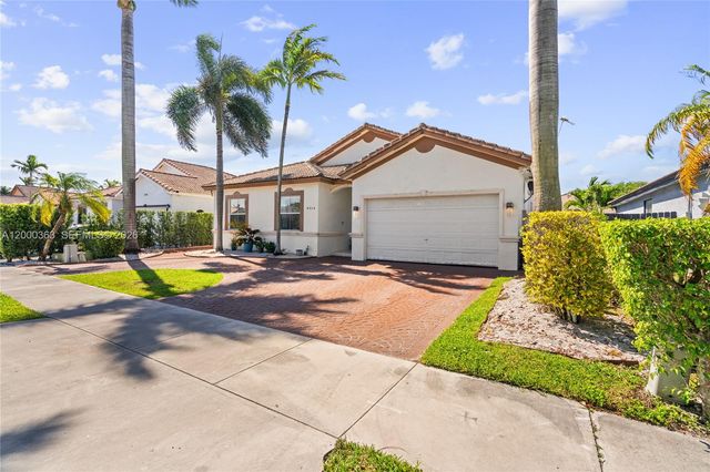 8914 NW 168th St, Miami Lakes, FL 33018