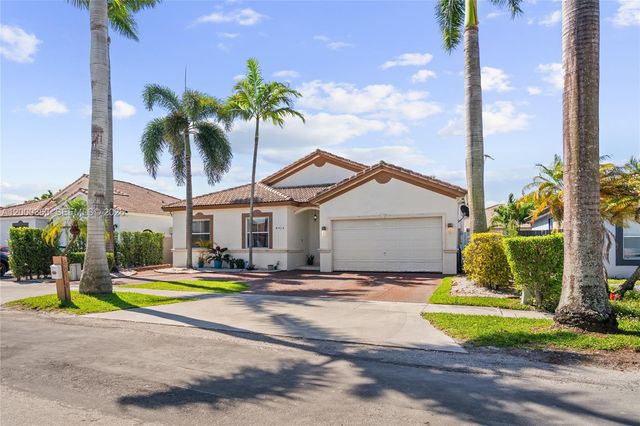 8914 NW 168th St, Miami Lakes, FL 33018