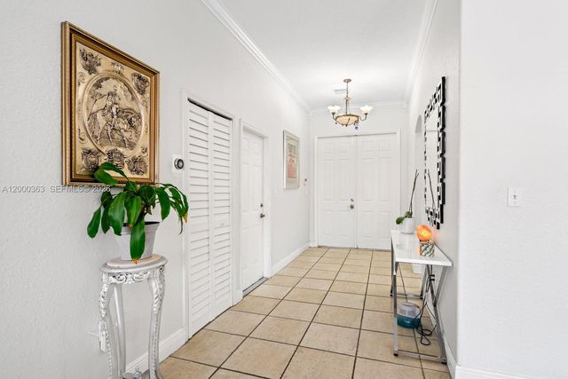 8914 NW 168th St, Miami Lakes, FL 33018