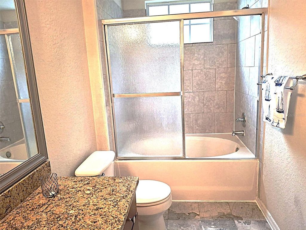 Image 14 of property listing at 13304 SANCTUARY COVE DRIVE 303, Temple Terrace, FL 33637