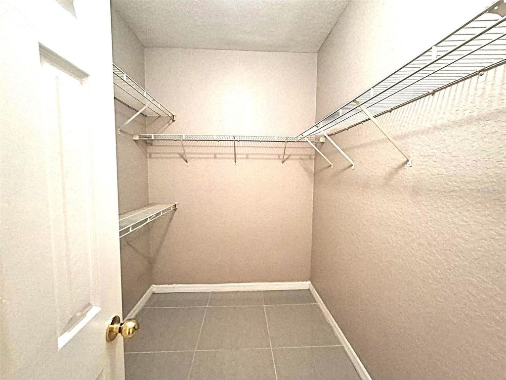 Image 21 of property listing at 13304 SANCTUARY COVE DRIVE 303, Temple Terrace, FL 33637