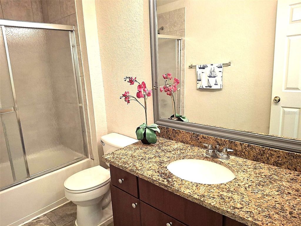 Image 25 of property listing at 13304 SANCTUARY COVE DRIVE 303, Temple Terrace, FL 33637