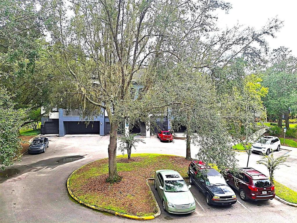 Image 28 of property listing at 13304 SANCTUARY COVE DRIVE 303, Temple Terrace, FL 33637