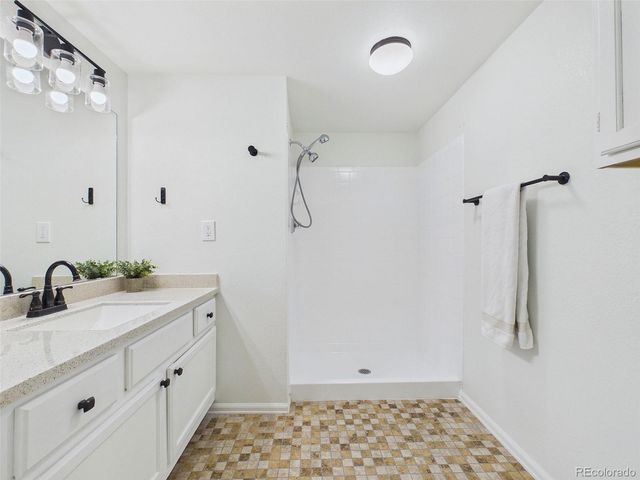 2901 W Davies Avenue, Littleton, CO 80120