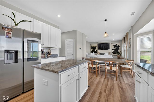 5526 Woods Pointe Drive, Mccordsville, IN 46055