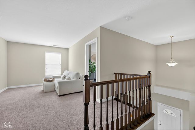 5526 Woods Pointe Drive, Mccordsville, IN 46055