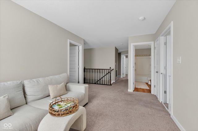 5526 Woods Pointe Drive, Mccordsville, IN 46055