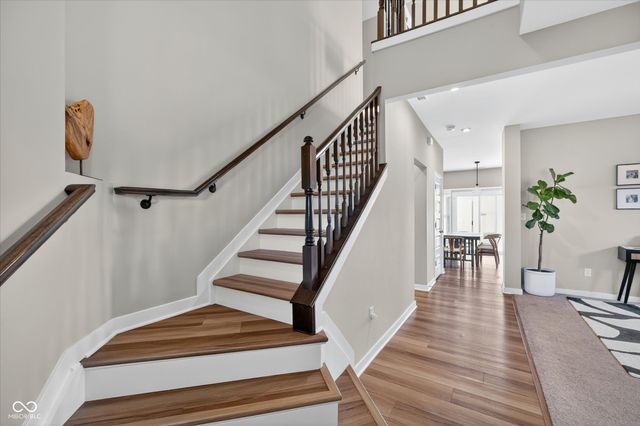 5526 Woods Pointe Drive, Mccordsville, IN 46055