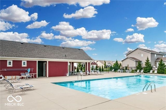 5526 Woods Pointe Drive, Mccordsville, IN 46055