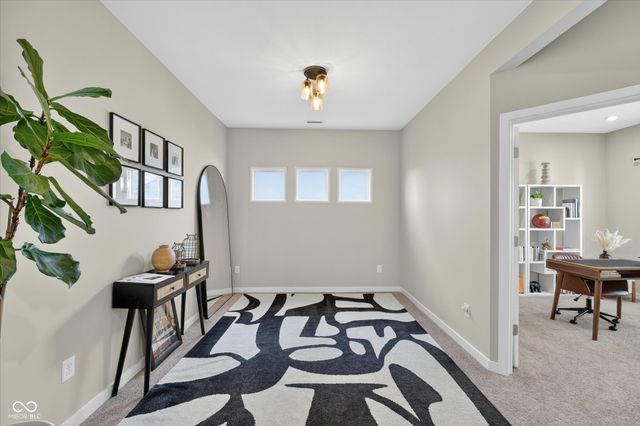 5526 Woods Pointe Drive, Mccordsville, IN 46055