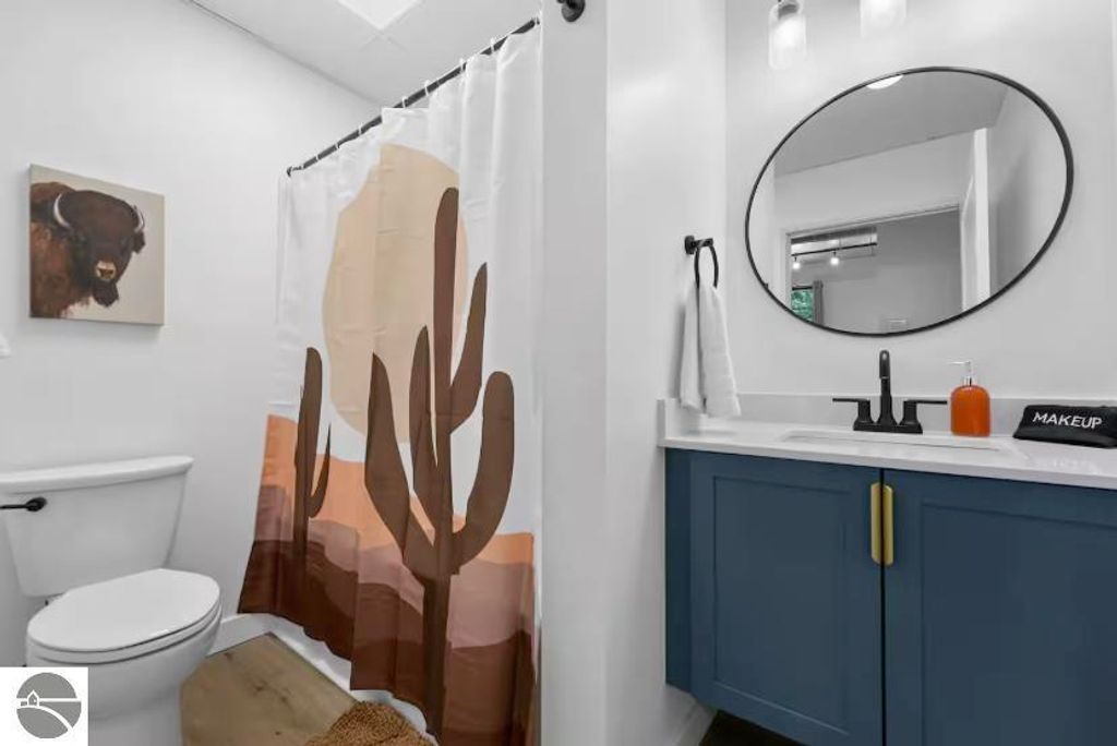 Image 13 of property listing at 1825 E Eighth Street # 104, Traverse City, MI 49686