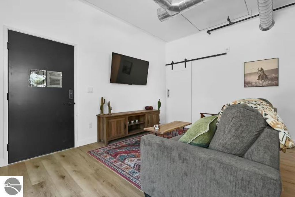 Image 3 of property listing at 1825 E Eighth Street # 104, Traverse City, MI 49686