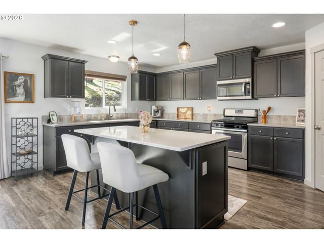 6189 FOREST RIDGE Dr, Springfield, OR 97478