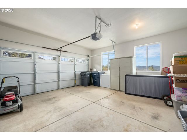 6189 FOREST RIDGE Dr, Springfield, OR 97478