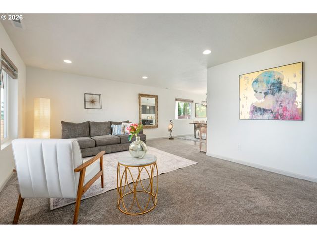 6189 FOREST RIDGE Dr, Springfield, OR 97478