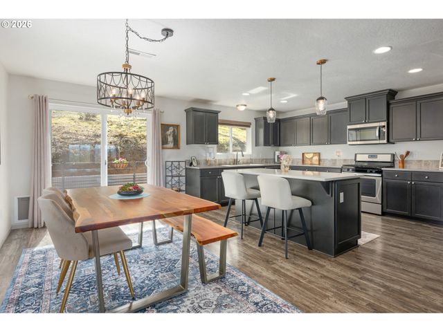 6189 FOREST RIDGE Dr, Springfield, OR 97478