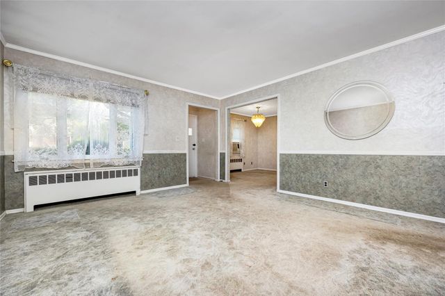 245 E Seaman Avenue, Freeport, NY 11520