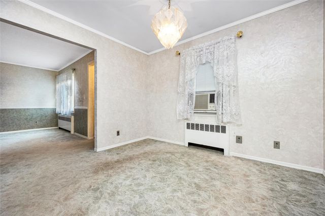 245 E Seaman Avenue, Freeport, NY 11520