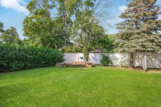 245 E Seaman Avenue, Freeport, NY 11520